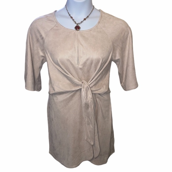 Romeo & Juliet Couture Dresses & Skirts - NWT Romeo & Juliet Couture Dress
